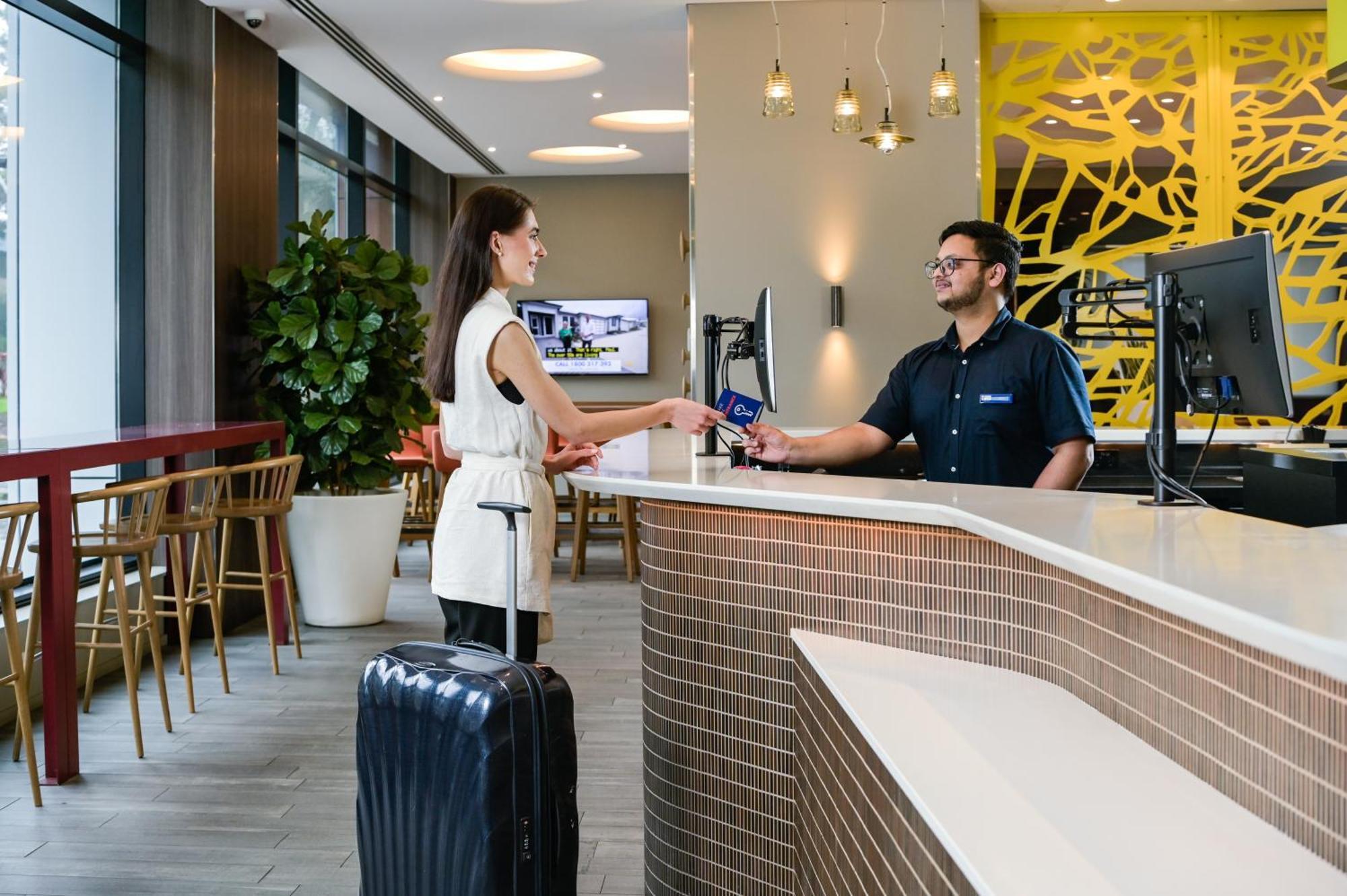 Holiday Inn Express Sydney Macquarie Park, An Ihg Hotel מראה חיצוני תמונה